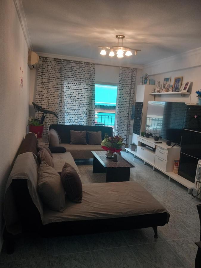 habitación pequeña en piso compartido con 2 adultos y 1 perrito Valencia Exterior foto